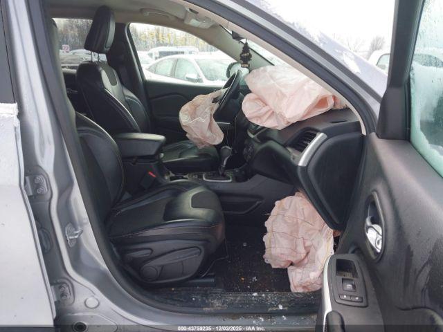 Jeep Cherokee Latitude Plus 4x4 Image 6