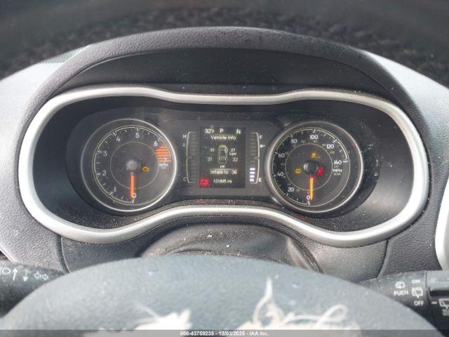 Jeep Cherokee Latitude Plus 4x4 Image 5