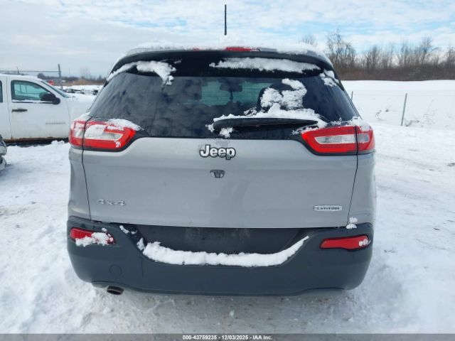 Jeep Cherokee Latitude Plus 4x4 Image 14