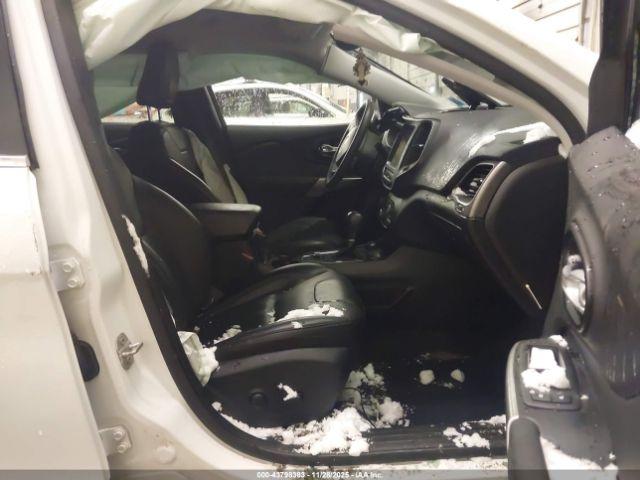 Jeep Cherokee Latitude Lux 4x4 Image 4