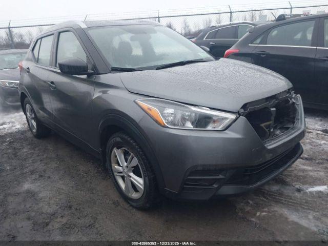  Salvage Nissan Kicks