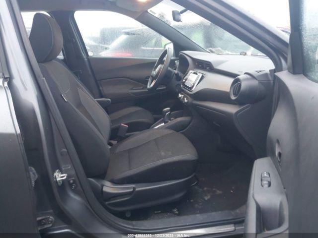 Nissan Kicks S Image 12