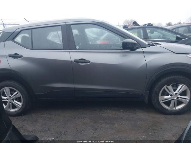 Nissan Kicks S Image 4
