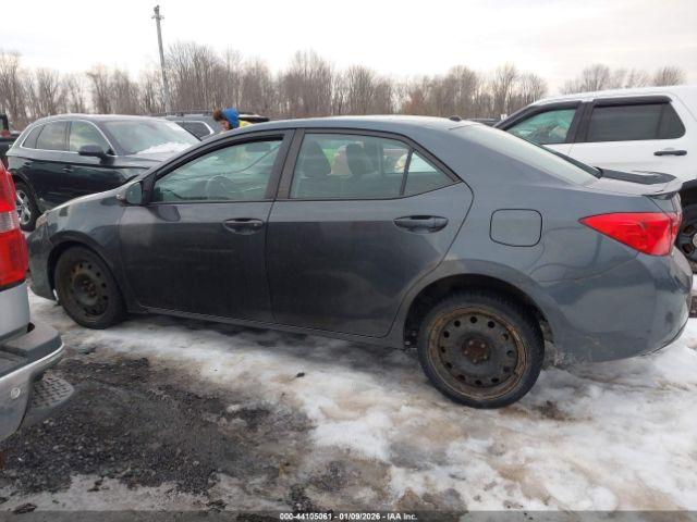 Toyota Corolla Xse Image 11