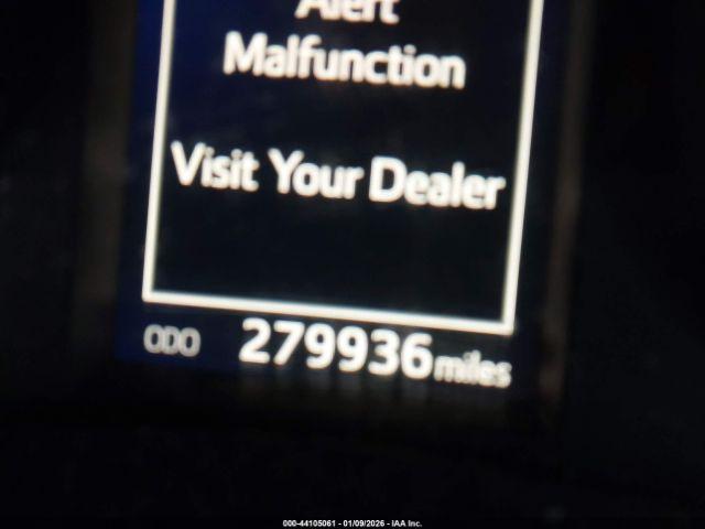 Toyota Corolla Xse Image 9