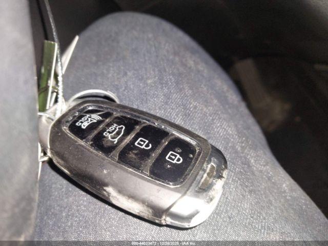 Hyundai SANTA FE Limited 2.0t Image 10