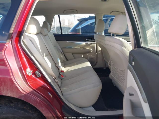 Subaru Outback 2.5i Image 13