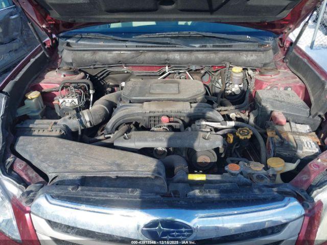 Subaru Outback 2.5i Image 10