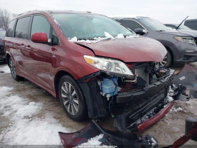  Salvage Toyota Sienna